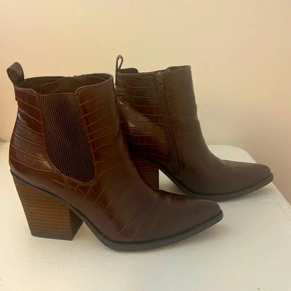 SOUL NATURALIZER BROWN MICAH ANKLE BOOTS Size 8M - Picture 1 of 8
